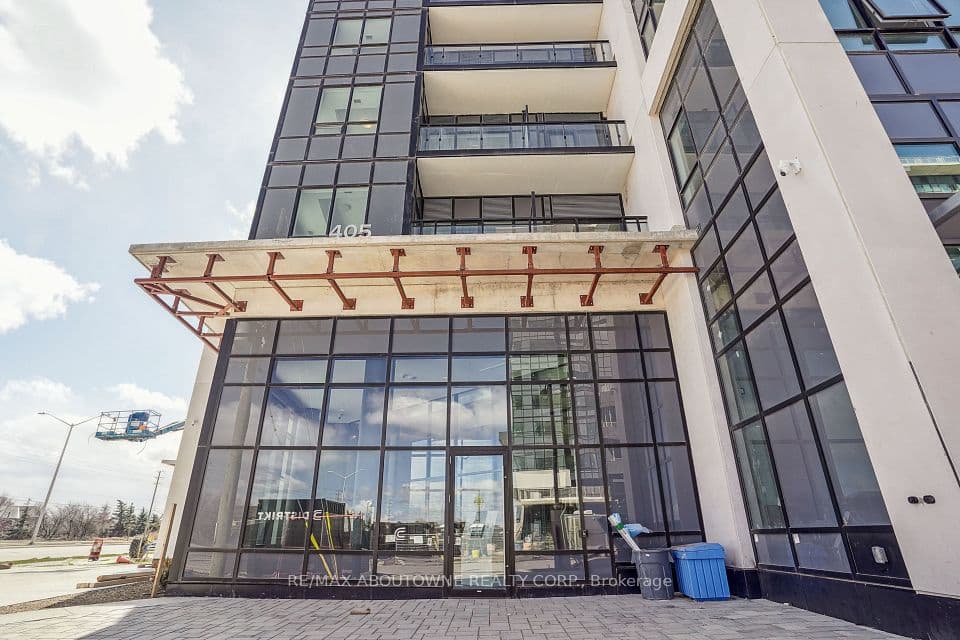 405 Dundas Street W 707, Oakville, ON L6M 4P9 – photo 2
