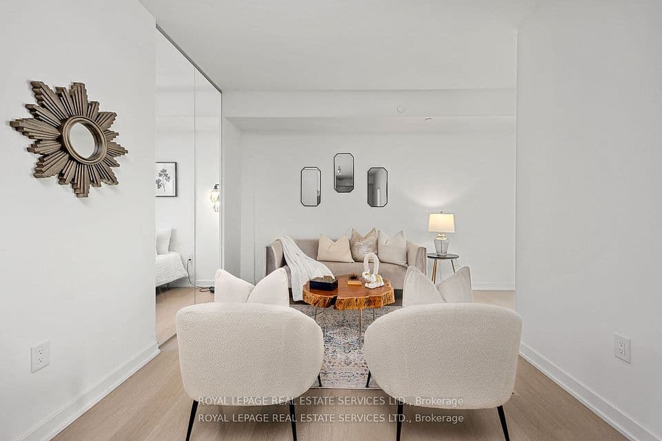 859 The Queensway 608, Toronto, ON M8Z 1N8 – main photo