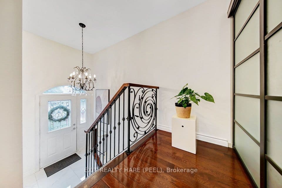 48 Nanport Street, Brampton, ON L6S 4A3 – photo 3