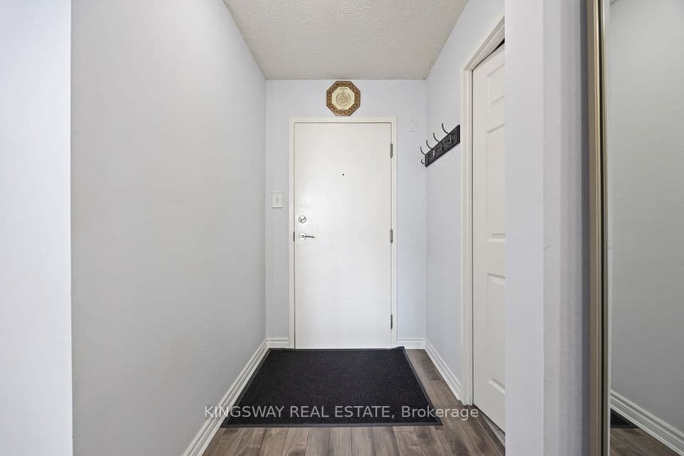 12 Laurelcrest Street 507, Brampton, ON L6S 5Y4 – photo 2