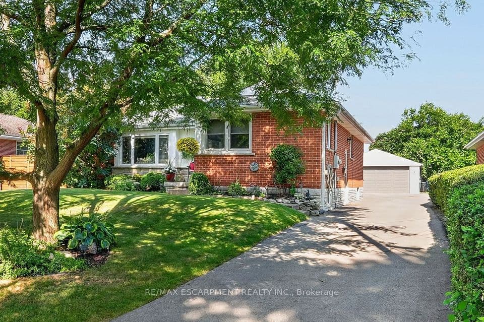 465 Springbank Crescent, Burlington, ON L7T 2W8 – main photo