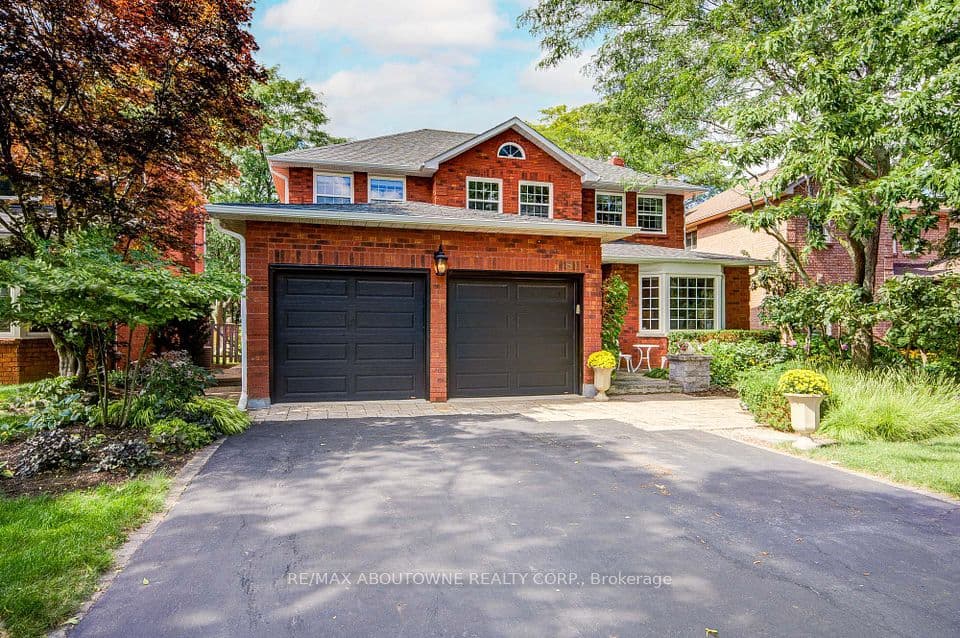 1511 Stoneybrook Trail, Oakville, ON L6M 2R4 – photo 2