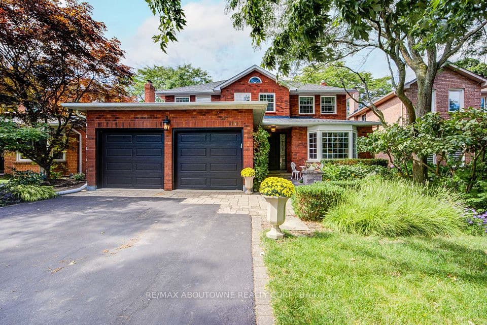 1511 Stoneybrook Trail, Oakville, ON L6M 2R4 – main photo