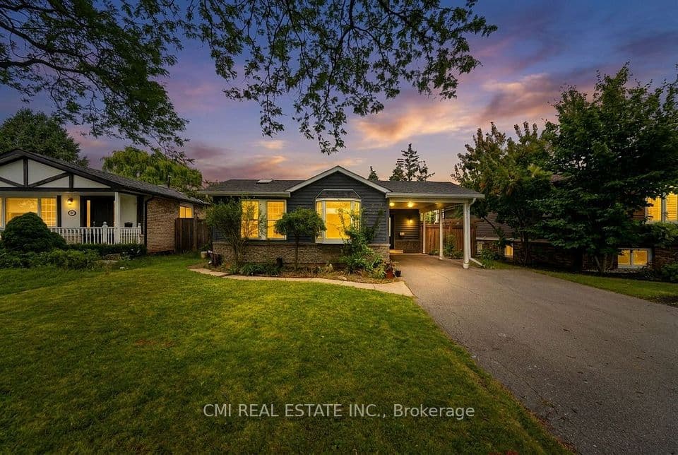 677 Lomond Crescent, Burlington, ON L7L 2N8 – main photo