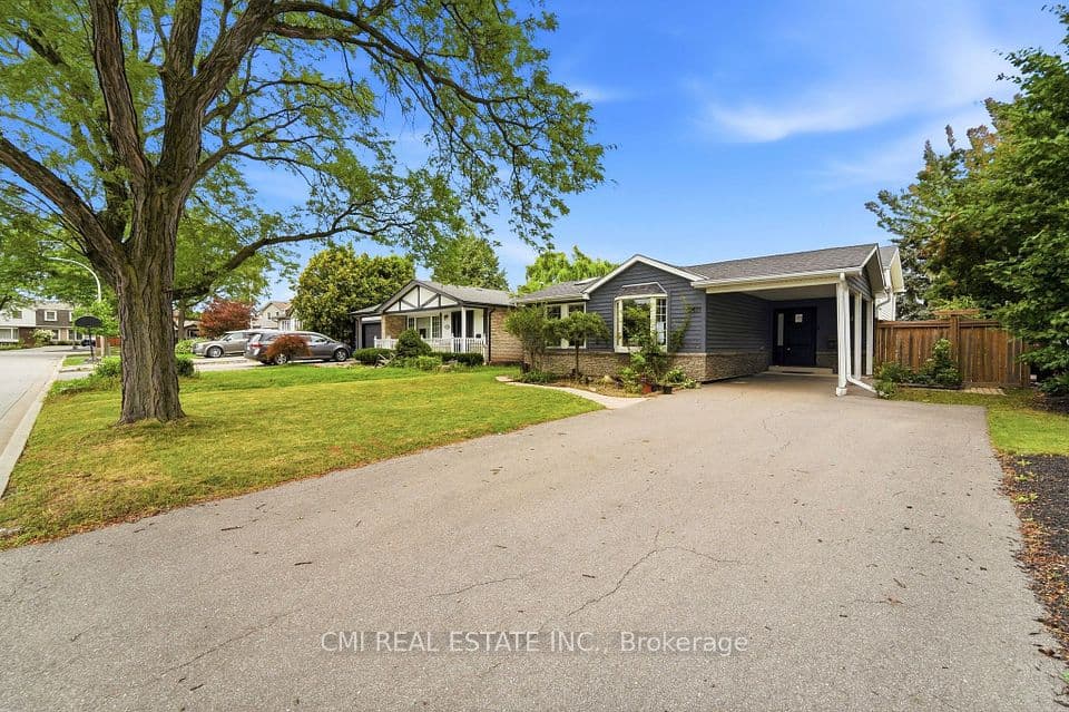 677 Lomond Crescent, Burlington, ON L7L 2N8 – photo 3