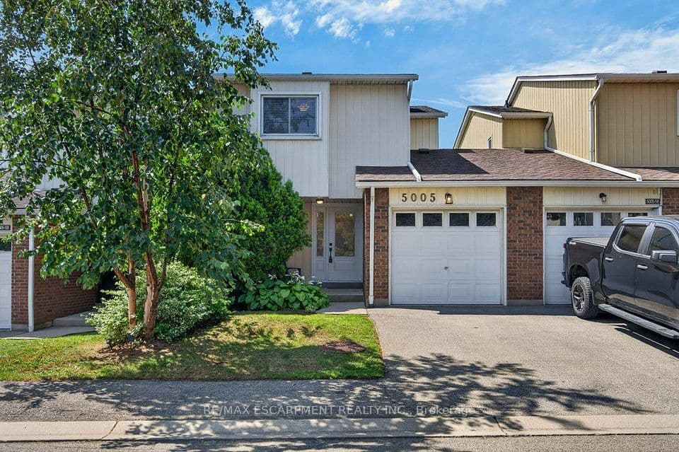 5005 Pinedale Avenue 57, Burlington, ON L7L 5J6 – main photo