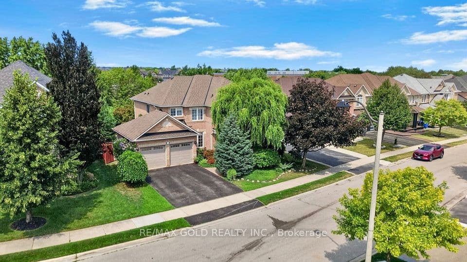 40 Maldives Crescent, Brampton, ON L6P 1L3 – main photo