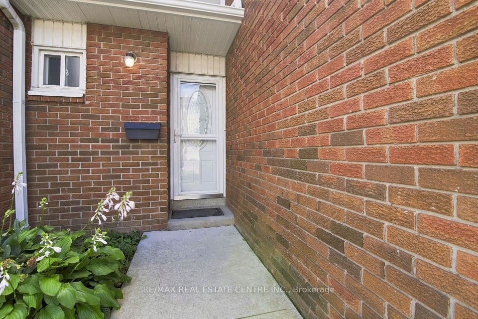 44 Franklin Court 49, Brampton, ON L6T 3Z1 – photo 2