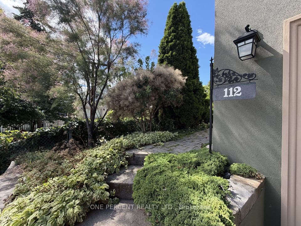 112 Yore Road, Toronto, ON M6M 1X1 – photo 3