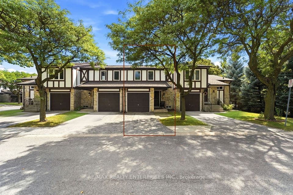 2200 Glenwood School Drive 35, Burlington, ON L7R 4H7 – main photo