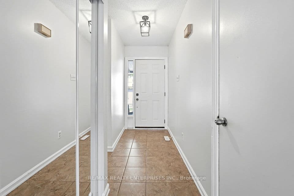 2200 Glenwood School Drive 35, Burlington, ON L7R 4H7 – photo 2