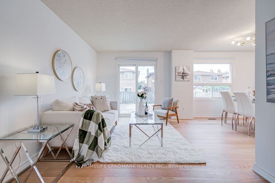 20 Barolo Road, Toronto, ON M9V 5B1 – main photo