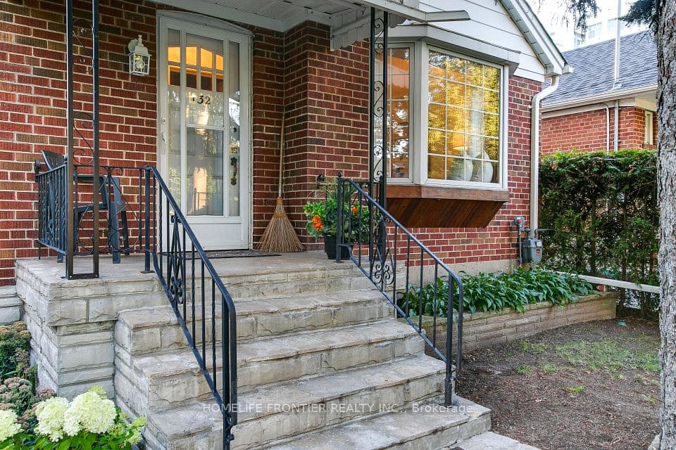 132 Wesley Street, Toronto, ON M8Y 2X1 – photo 2