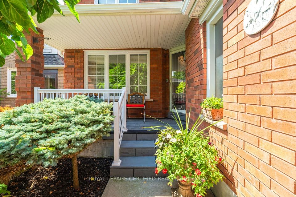 84 Softneedle Avenue, Brampton, ON L6R 1L2 – photo 2