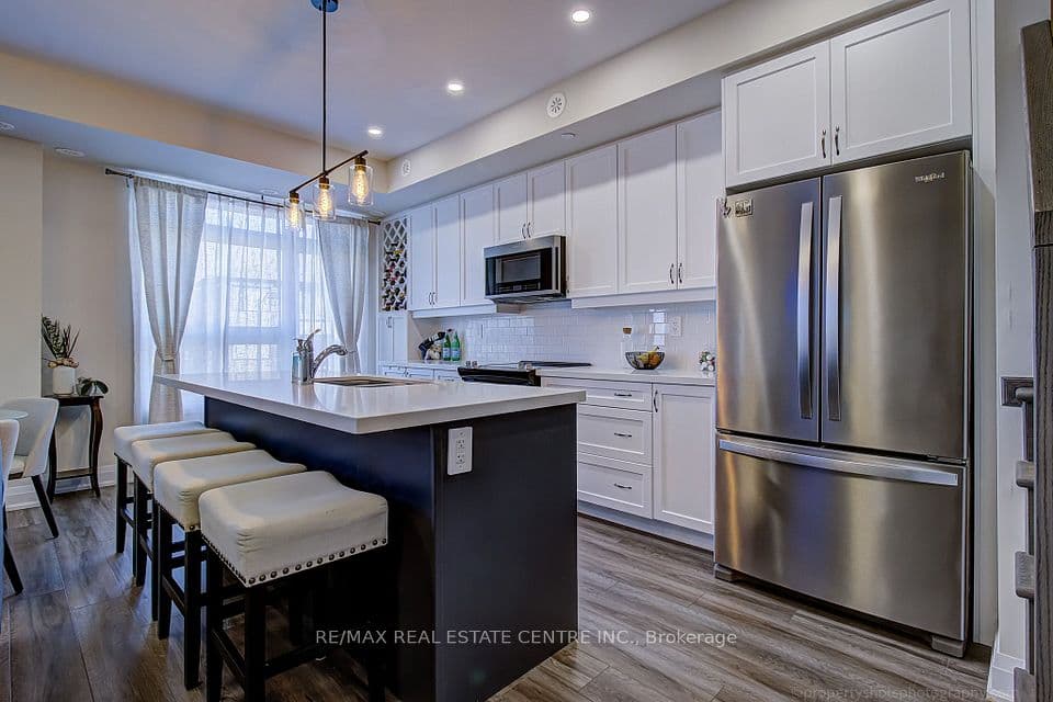 1569 Rose Way 116, Milton, ON L9E 1N4 – photo 3