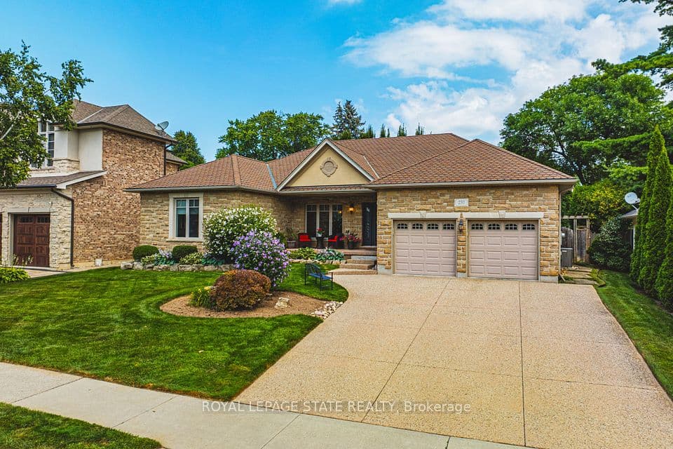 231 Pine Cove Road, Burlington, ON L7N 1W1 – main photo