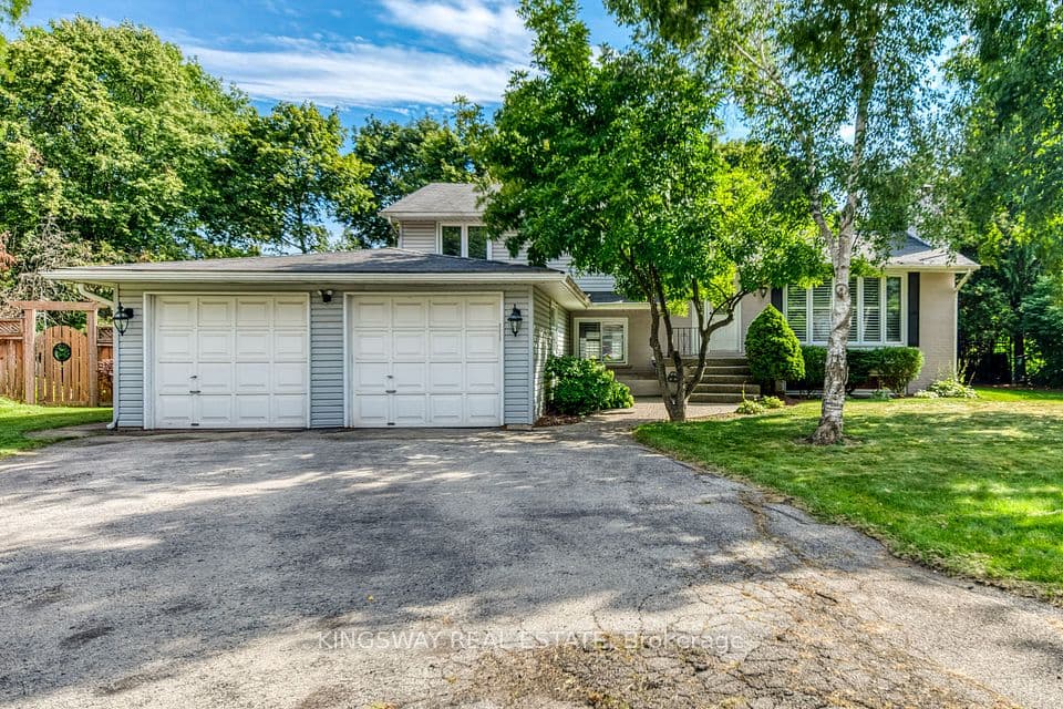 2096 Salvator Boulevard, Oakville, ON L6L 1N1 – main photo