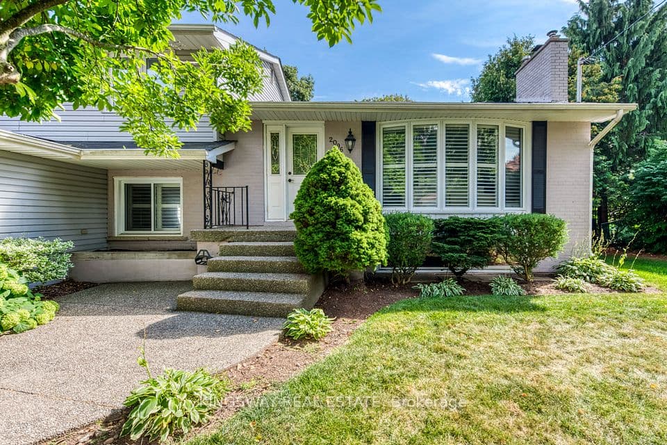 2096 Salvator Boulevard, Oakville, ON L6L 1N1 – photo 3
