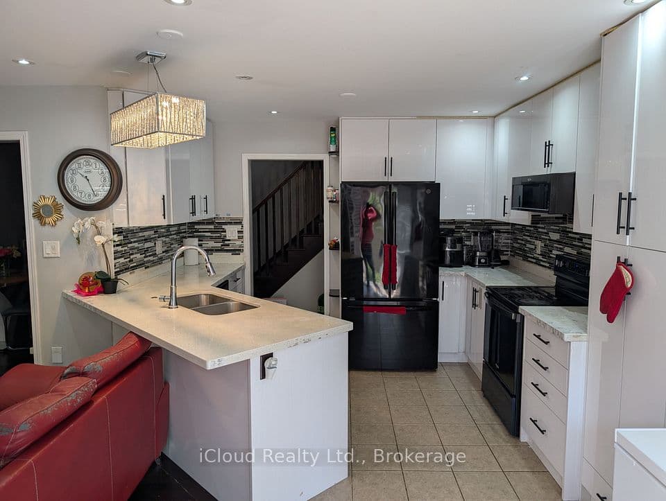 13 Agricola Road, Brampton, ON L7A 0V1 – photo 2