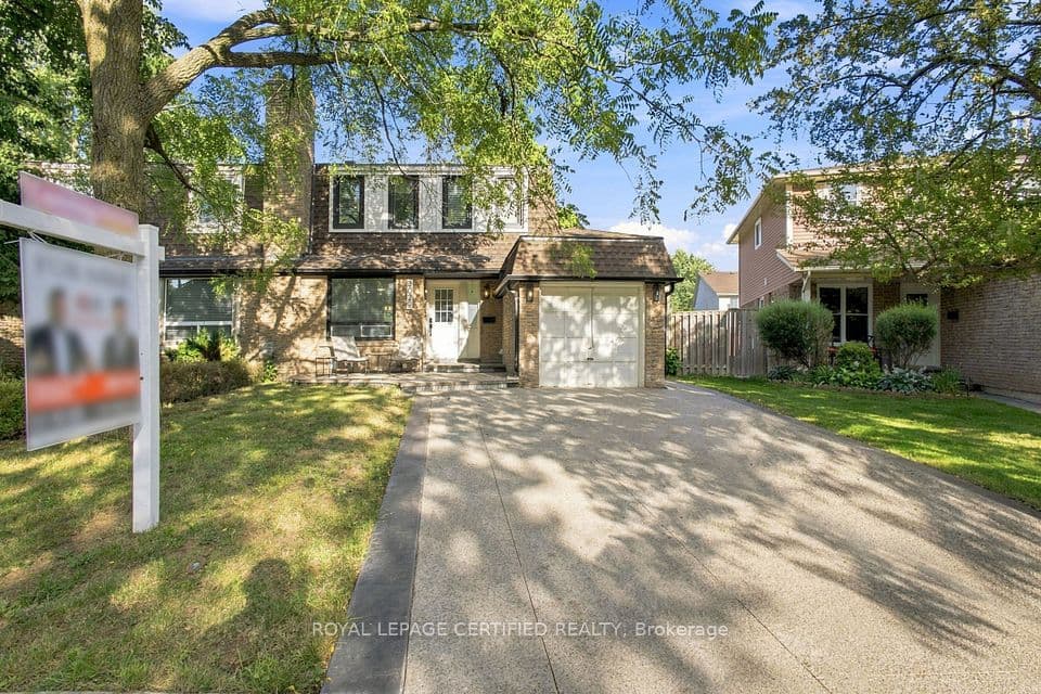 3029 Oslo Crescent, Mississauga, ON L5N 1Z8 – photo 2