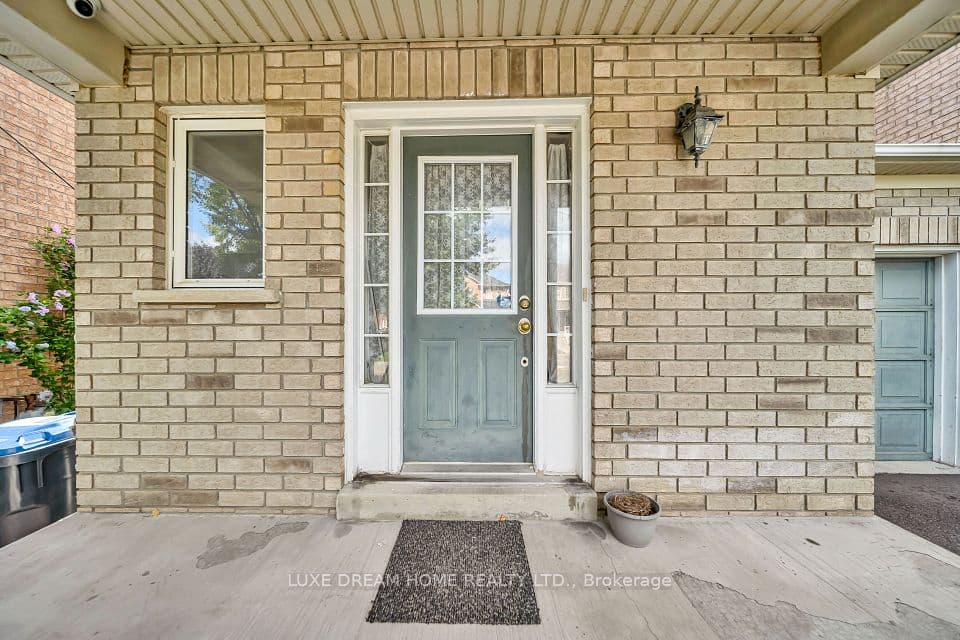 7 Grape Trail, Brampton, ON L7A 2V7 – photo 3