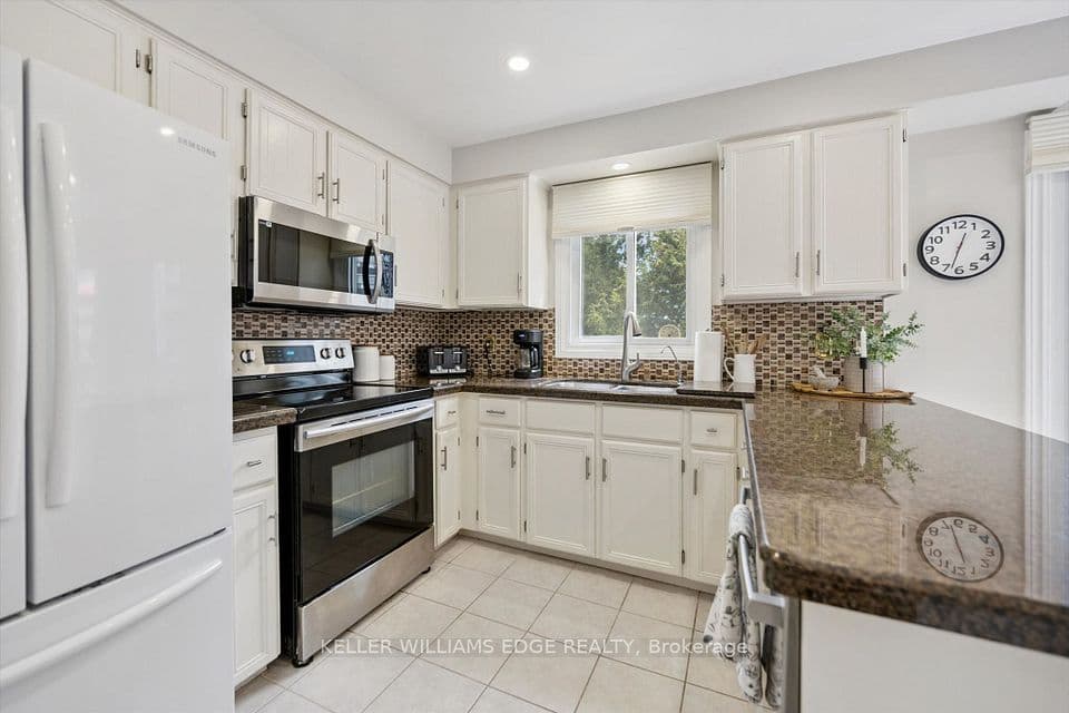 2155 Duncaster Drive 8, Burlington, ON L7P 4R3 – main photo