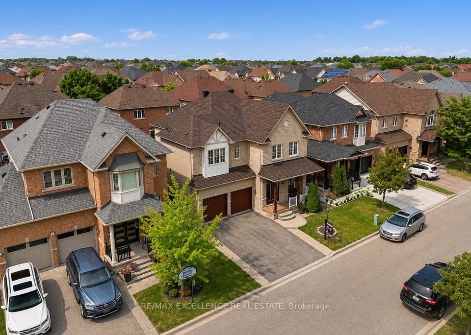 21 Castle Mountain Drive, Brampton, ON L6R 2W9 – photo 2