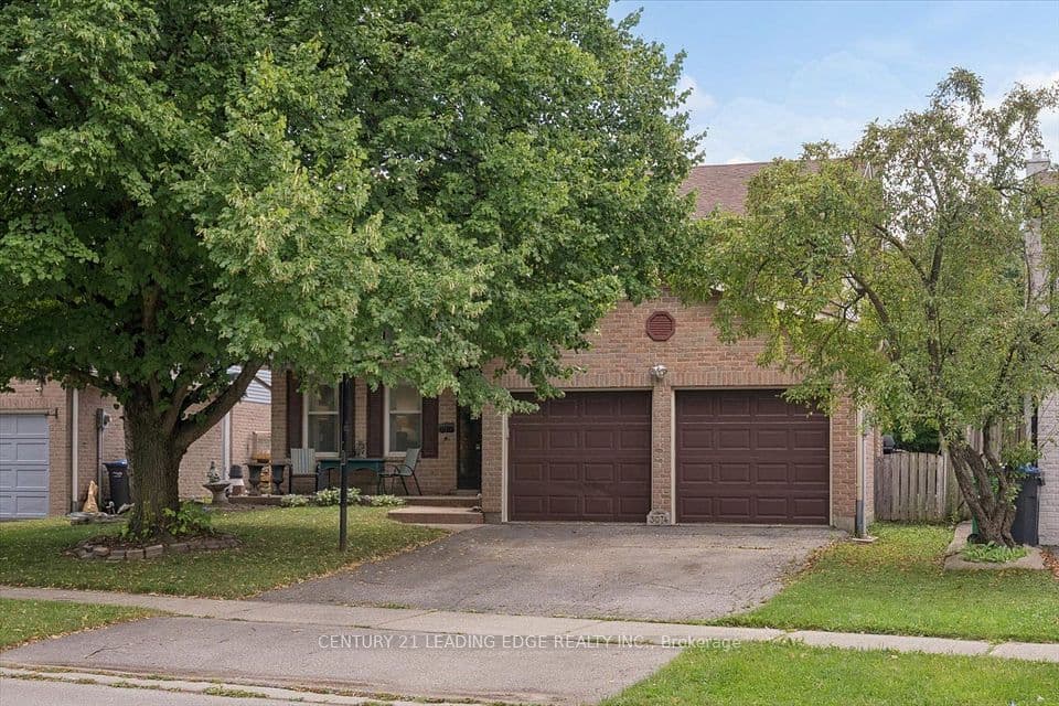 3074 Tours Road, Mississauga, ON L5N 3J2 – photo 2