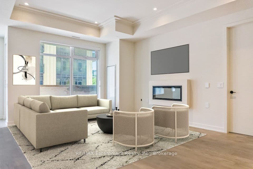 123 Maurice Drive 216, Oakville, ON L6K 2W6 – photo 2
