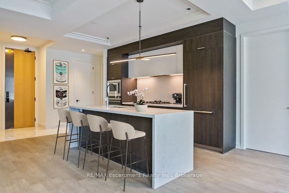 123 Maurice Drive 216, Oakville, ON L6K 2W6 – photo 3