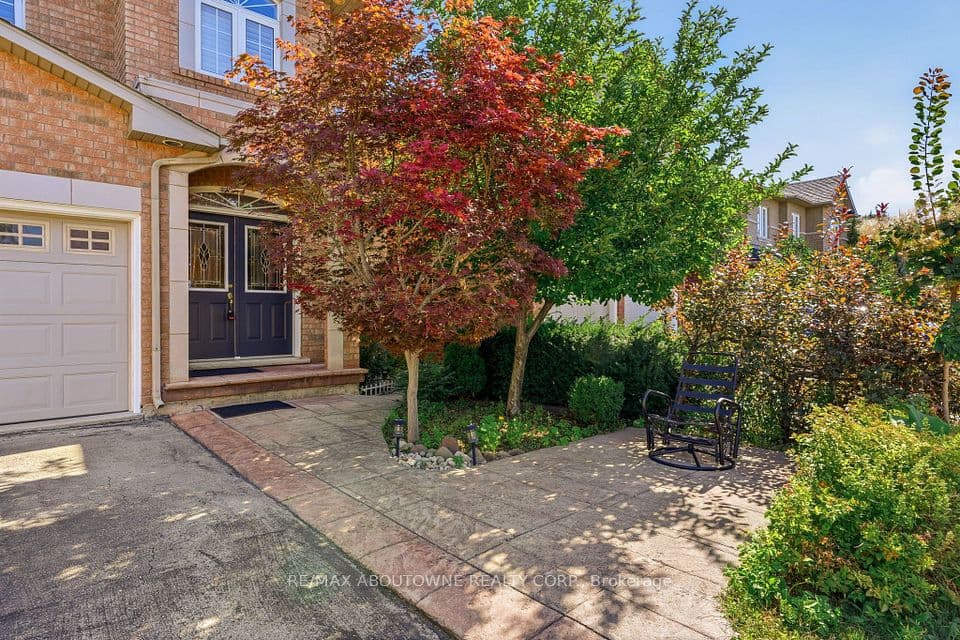 2381 Grand Oak Trail, Oakville, ON L6M 4V4 – photo 2