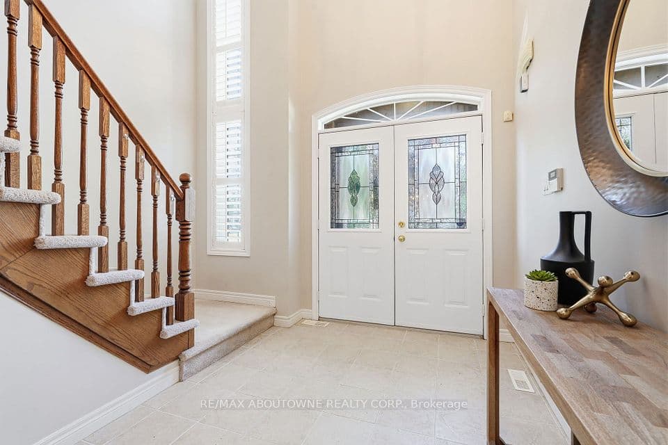 2381 Grand Oak Trail, Oakville, ON L6M 4V4 – photo 3