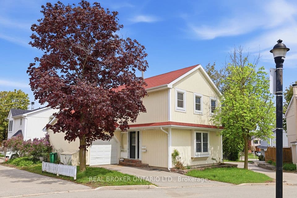 22 Bent Oak Circle, Mississauga, ON L5N 4J2 – photo 2