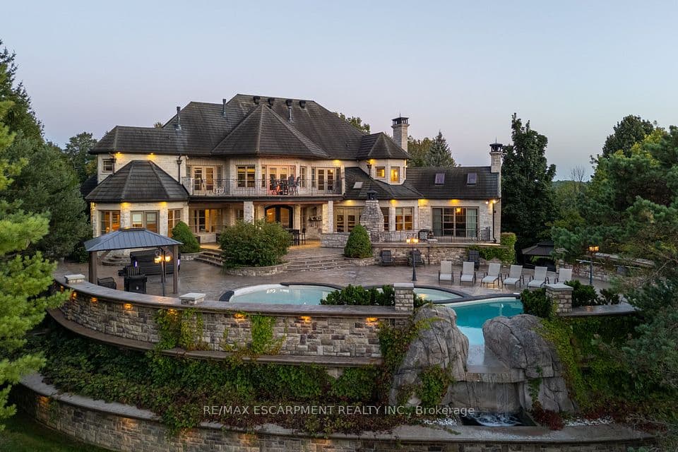 25 TURTLE LAKE Drive, Halton Hills, ON L7J 2W7 – main photo
