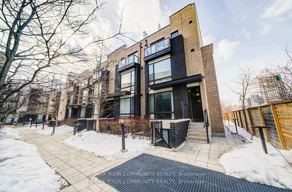 34 Fieldway Road 146, Toronto, ON M8Z 0E3 – main photo
