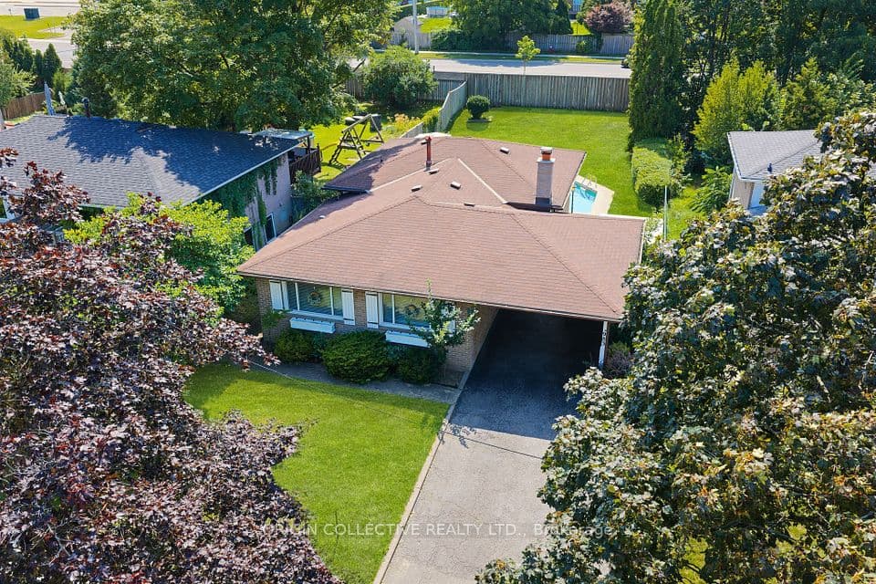 983 Parthia Crescent, Mississauga, ON L4Y 2K9 – photo 2