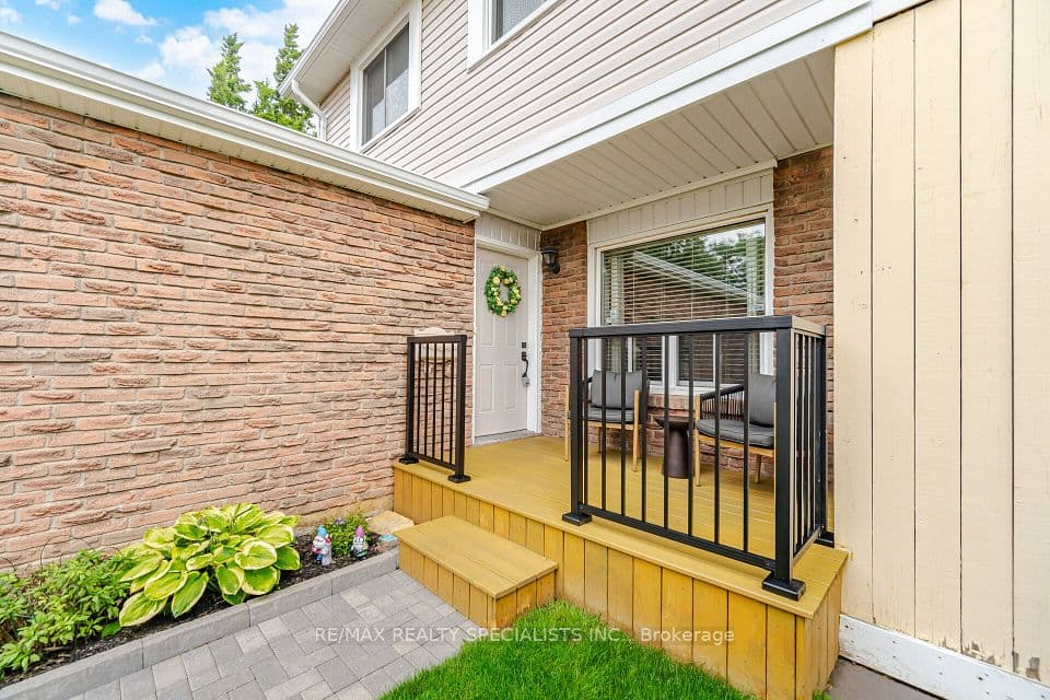 6851 Avila Road, Mississauga, ON L5N 1R9 – photo 3