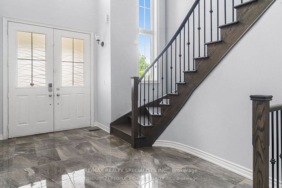 22 Gainsford Road, Brampton, ON L6X 5N2 – photo 2