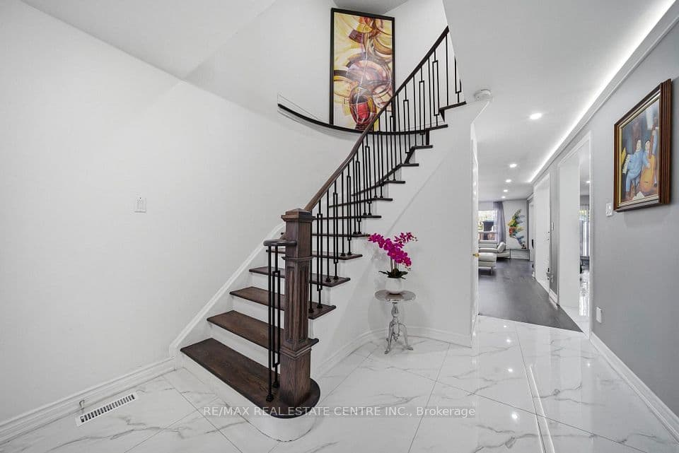 5235 Huntingfield Drive, Mississauga, ON L5R 2L3 – photo 3
