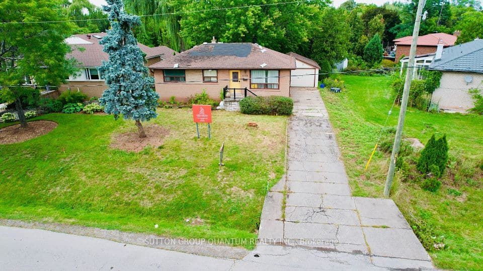499 Valley Drive N, Oakville, ON L6L 4L9 – main photo