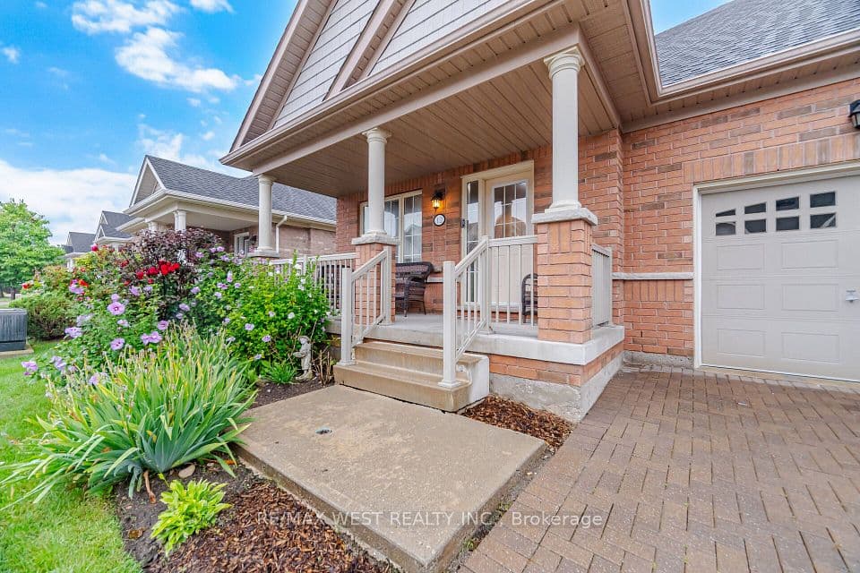 12 Muzzo Drive, Brampton, ON L6R 3W8 – photo 3