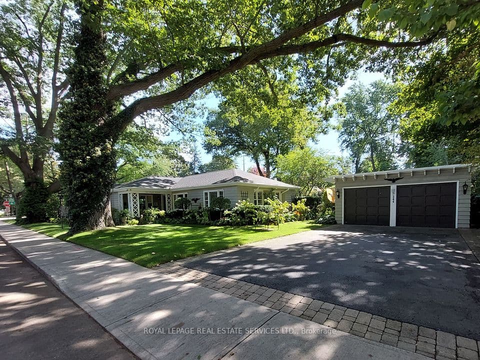344 Maple Avenue, Oakville, ON L6J 2H7 – photo 2