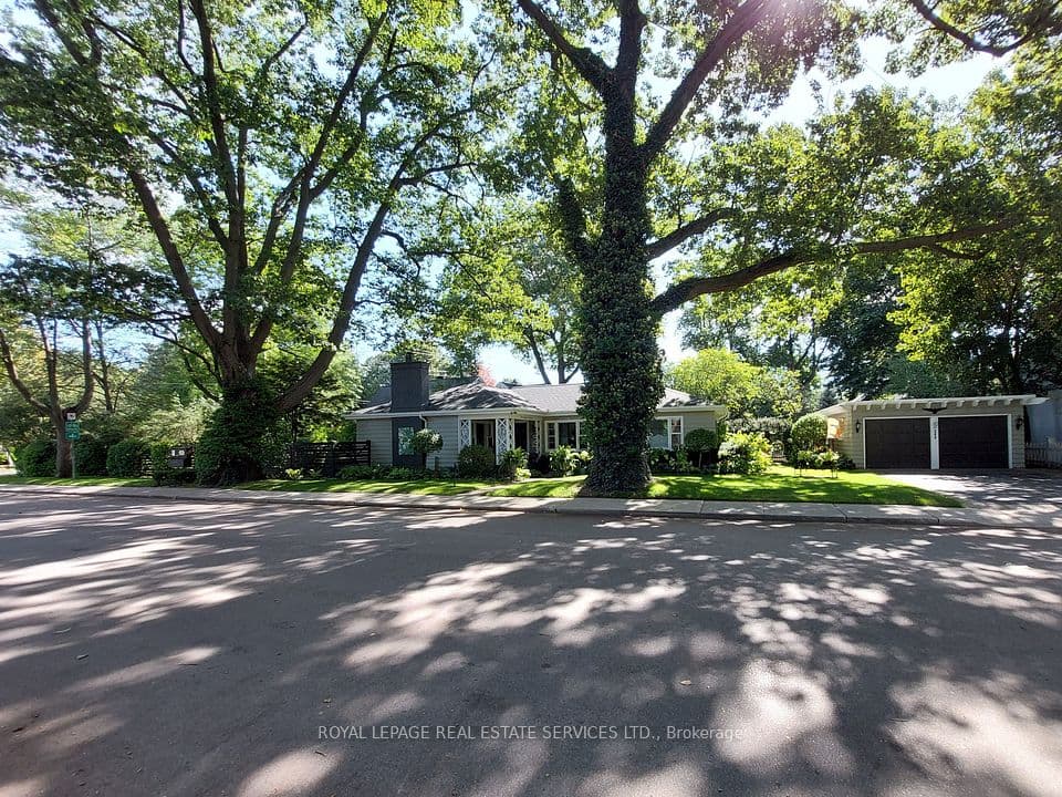 344 Maple Avenue, Oakville, ON L6J 2H7 – main photo