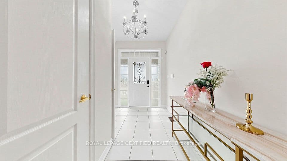 5576 Meadowcrest Avenue, Mississauga, ON L5M 0V1 – photo 3