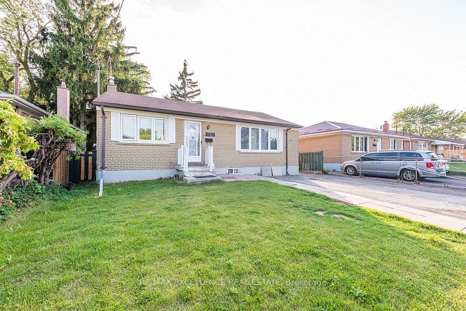7150 Minotola Avenue, Mississauga, ON L4T 2T1 – photo 2