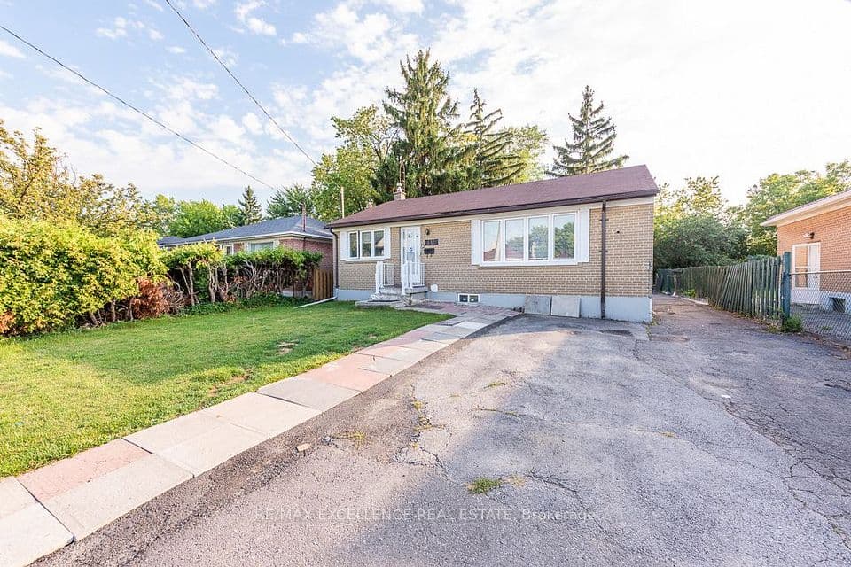 7150 Minotola Avenue, Mississauga, ON L4T 2T1 – photo 3