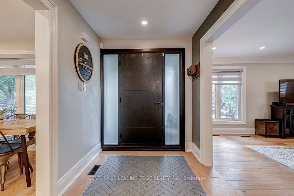 5 Mountbatten Road, Toronto, ON M9P 1Y8 – photo 3