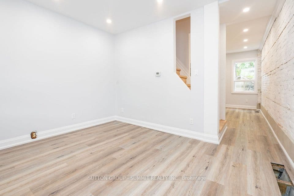 100 ROSETHORN Avenue, Toronto, ON M6N 3L1 – photo 3