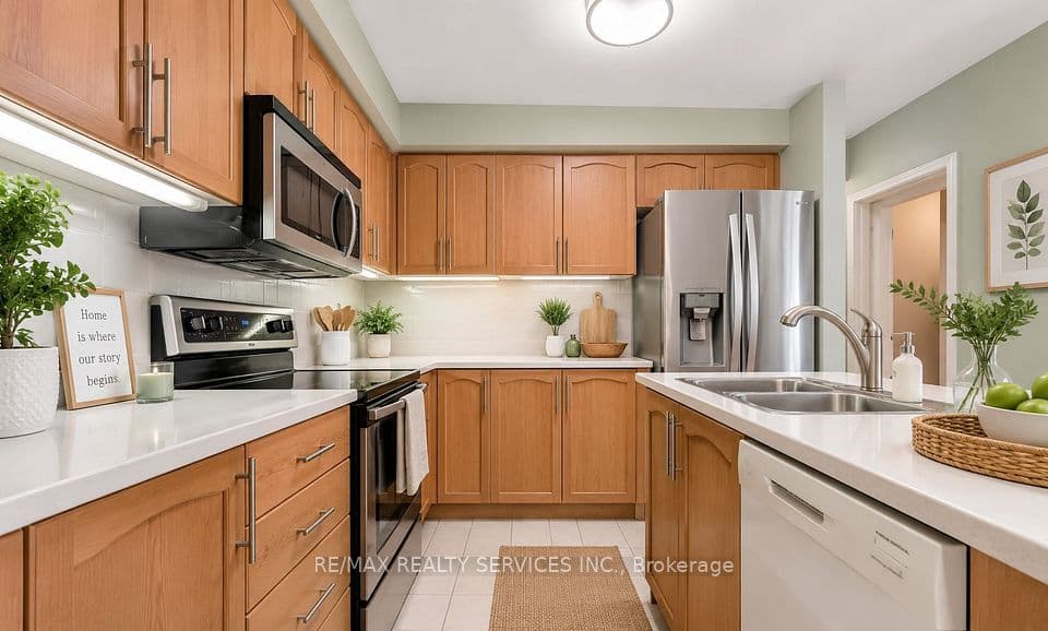 39 Cadillac Crescent, Brampton, ON L7A 3B3 – photo 2