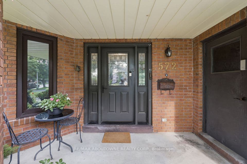 572 Harmony Avenue, Burlington, ON L7N 3S8 – photo 3